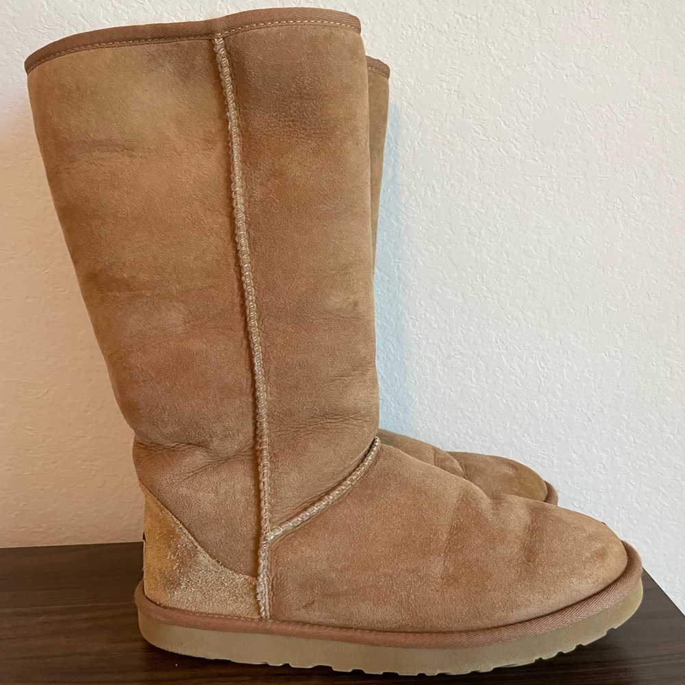 UGG Australia- Classic Tall II Boot - Picture 3 of 4